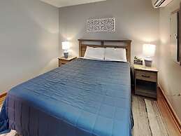 Sunplace 30 by Taylor Made Deep Creek