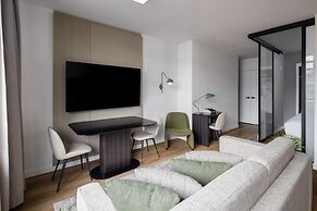 Smithe House