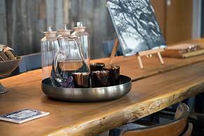 Oceana Suites Be House