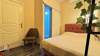 Callisto Pub & Kitchen & Hotel