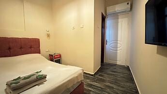 Callisto Pub & Kitchen & Hotel