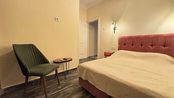 Callisto Pub & Kitchen & Hotel