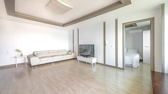 Yeosu Rebeu Ocean View Pension