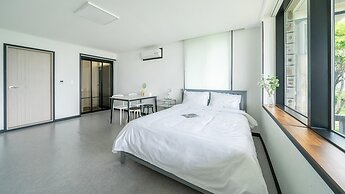 Yeosu Rebeu Ocean View Pension