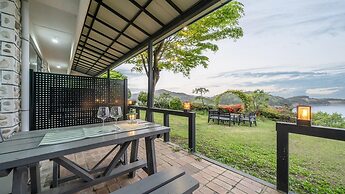 Yeosu Rebeu Ocean View Pension