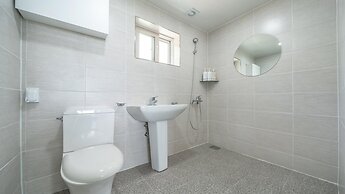 Yeosu Rebeu Ocean View Pension