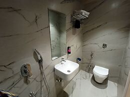 Hotel Golden Suites - Near Nesco