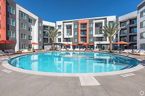 Otonomus Hotel - Las Vegas