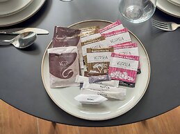 Kwiatowa Modern Studio Poznań by Renters