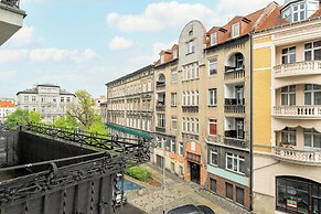 Kwiatowa Modern Studio Poznań by Renters