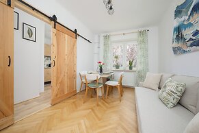Apartment Near the Old Town by Renters