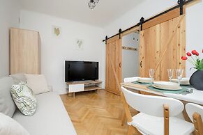 Apartment Near the Old Town by Renters