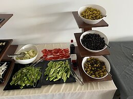 Rena Grand Residence & Suite