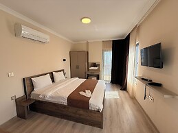 Rena Grand Residence & Suite