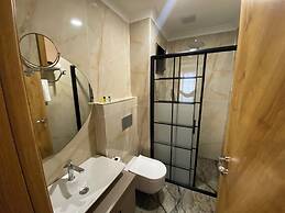 Rena Grand Residence & Suite