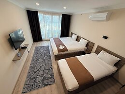 Rena Grand Residence & Suite