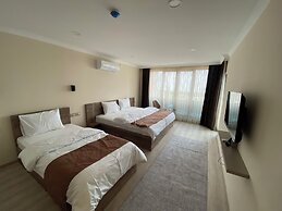 Rena Grand Residence & Suite