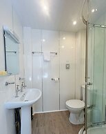 Lansdowne House with Private Car park