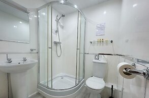 Lansdowne House with Private Car park