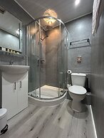 Lansdowne House with Private Car park