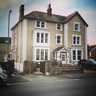 Lansdowne House with Private Car park