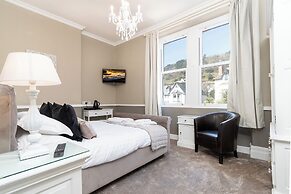 Lansdowne House with Private Car park