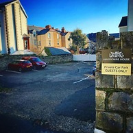 Lansdowne House with Private Car park