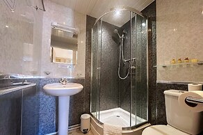 Lansdowne House with Private Car park