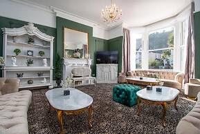 Lansdowne House with Private Car park