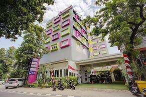 Hotel O Gambir Near Juanda Station Formerly Bunga Dahlia