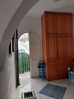 Akrotiri Cosy Studio with Patio and View