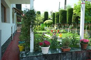 Tree of Life Lakeside Cottage Srinagar