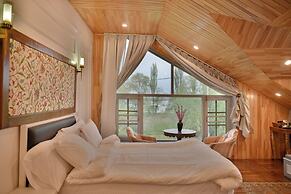 Tree of Life Lakeside Cottage Srinagar