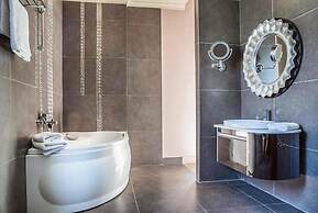 Villa Pomegranate Tree