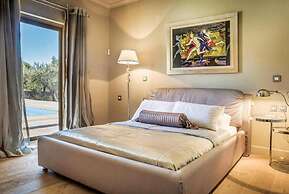 Villa Pomegranate Tree