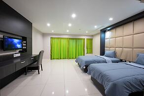 New Nordic Atrium by Apartwell