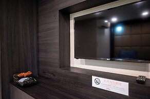 New Nordic Atrium by Apartwell