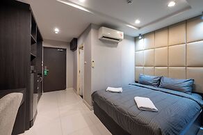 New Nordic Atrium by Apartwell