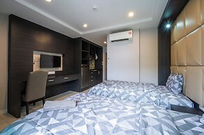 New Nordic Atrium by Apartwell