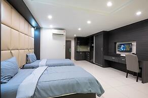 New Nordic Atrium by Apartwell