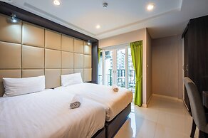 New Nordic Atrium by Apartwell