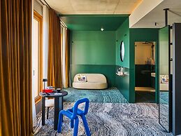 Tribe Paris Clichy