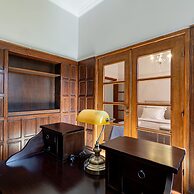 Kolonaki Chic Haven - A Downtown Retreat