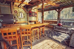 Kids Fun Farm Themed Bedroom in Cosy Cob Cottage