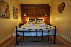 1 Bed 17th Century Stone Cottage in Rural Devon