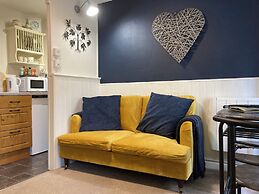 1 Bed 17th Century Stone Cottage in Rural Devon