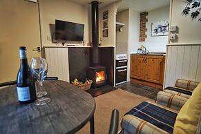 1 Bed 17th Century Stone Cottage in Rural Devon
