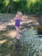 Family Friendly Rural Riverside 5-bed Cottage