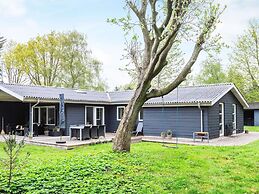 6 Person Holiday Home in Veslos