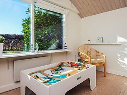 8 Person Holiday Home in Grenaa